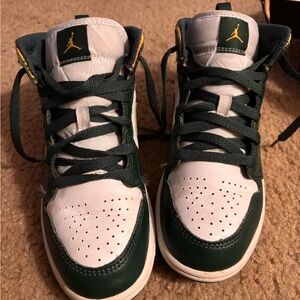 Jordan Green and White Sneakers High-Top